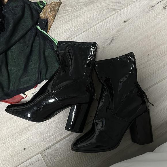 Therapy Hoxton Black Glossy Heeled Ankle Boots - Picture 4 of 7